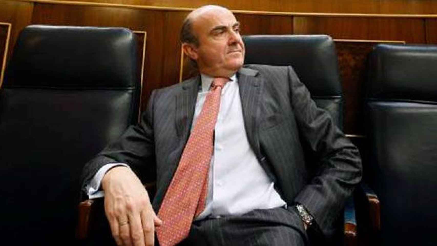 El ministro de Economía, Luis de Guindos, en el Congreso / EFE
