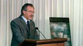 El reconocido director Steven Spielberg, que defiende las salas de cine frente a Netflix, recogiendo un galardón / PIXABAY
