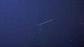 Un meteorito en el cielo estrellado / EFE