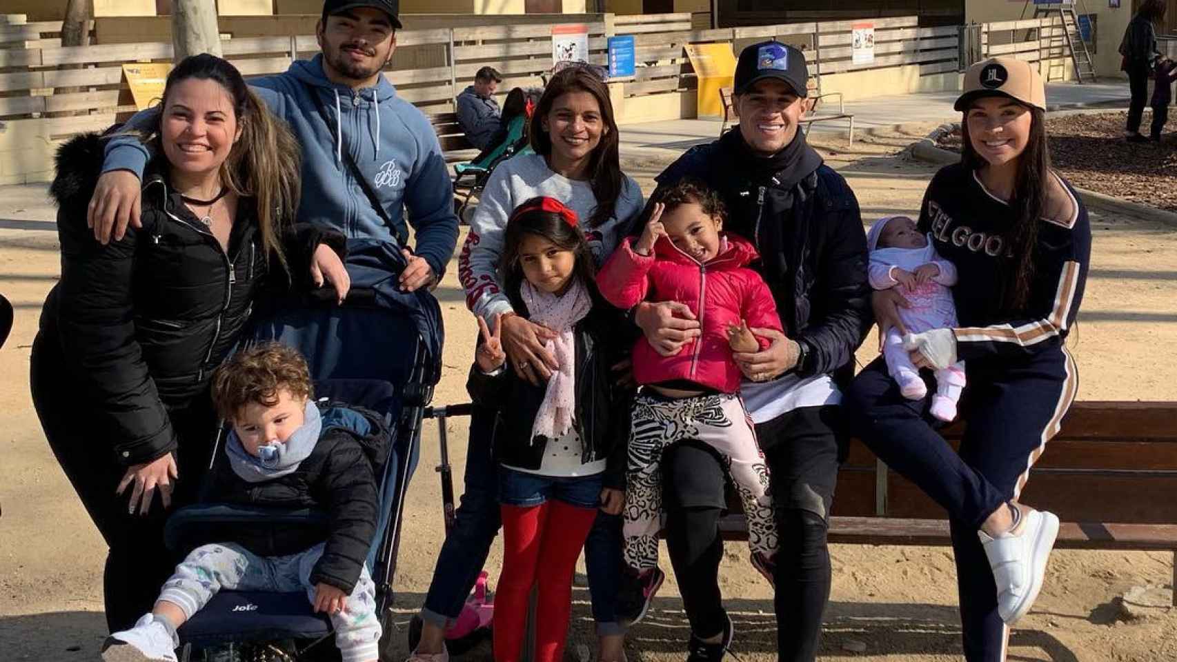 Aine y Coutinho con sus hijas y su familia en el Zoo de Barcelona / INSTAGRAM