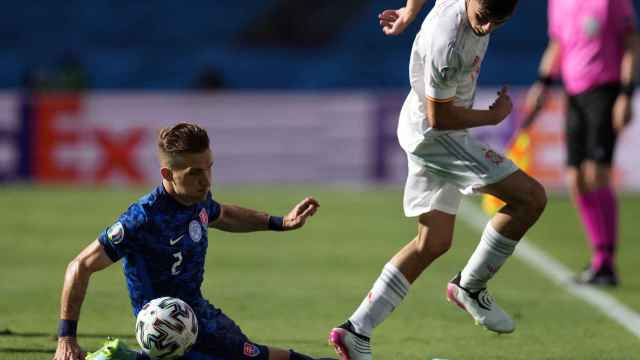 Pedri en una acción en el partido de España frente a Eslovaquia / EFE