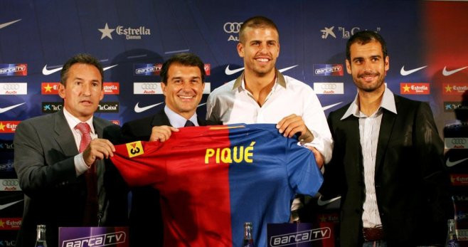 Begiristain, Laporta, Piqué y Guardiola en la presentación del central / EFE