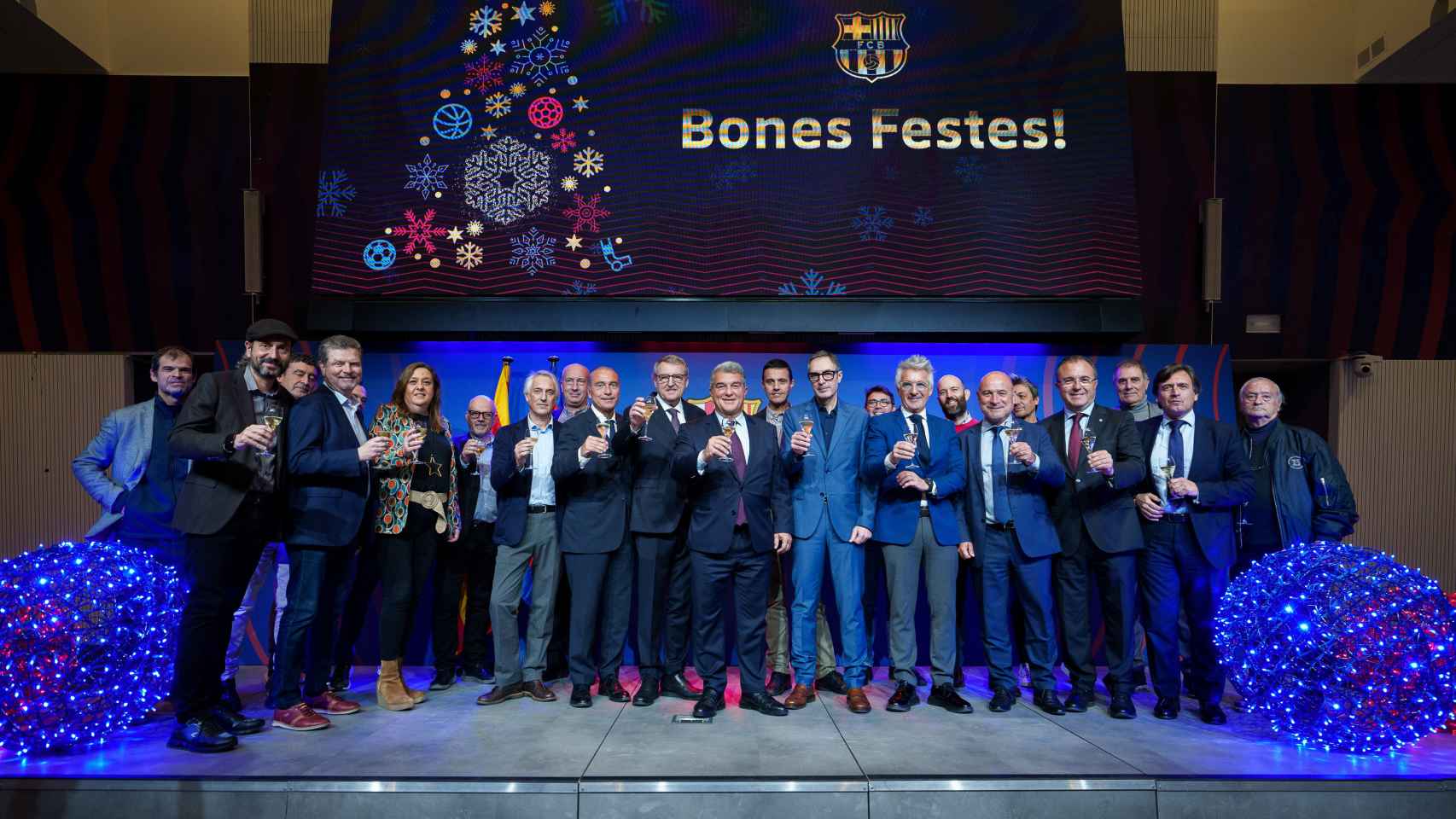 La junta directiva del FC Barcelona se unió por Navidad para desear felices fiestas al barcelonismo / FCB