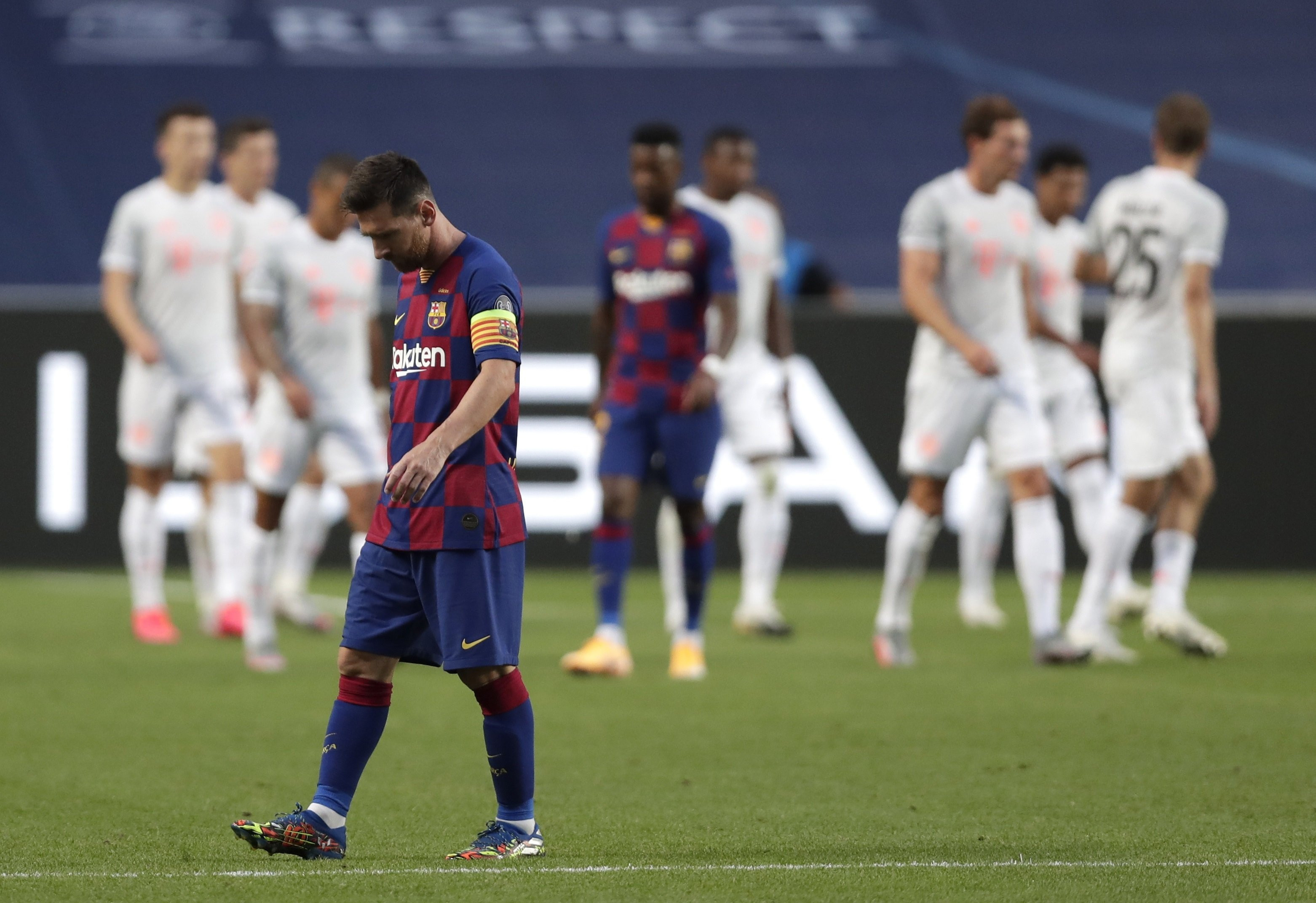Messi lamentando un gol del Bayern de Múnich / EFE