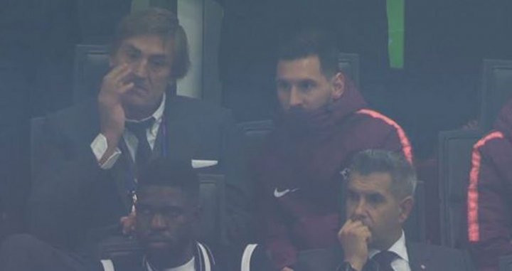 Messi observa el Inter-Barça desde la grada del Giuseppe Meazza junto a Pepe Costa / TV