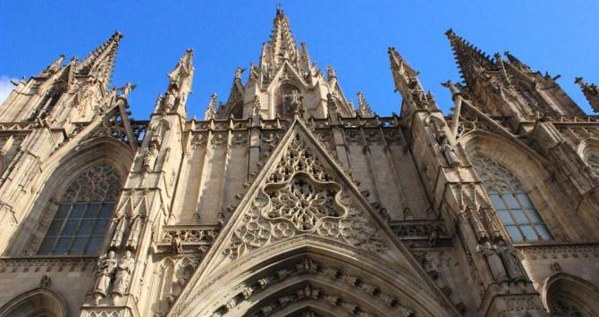 Pórtico y fachada principal de la Catedral de Barcelona / CREATIVE COMMONS