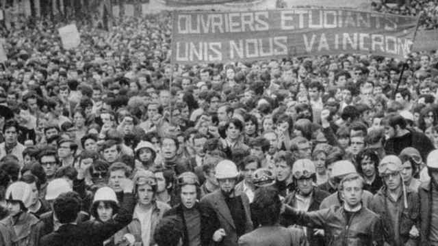 Una manifestación obreros y estudiantes en París durante Mayo de 1968