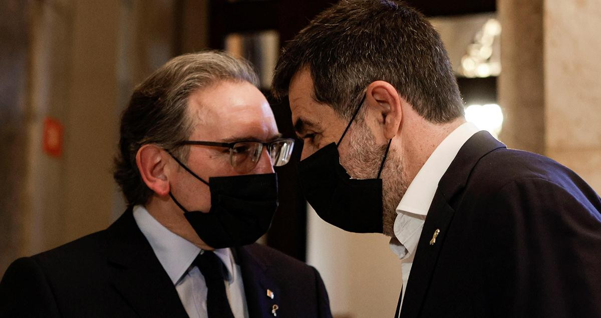 El consejero de Economía, Jaume Giró, y el secretario general de JxCat, Jordi Sànchez / EFE
