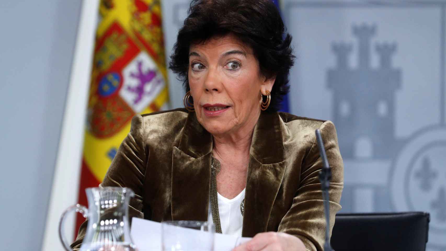 Isabel Celaá, durante una rueda de prensa en castellano en La Moncloa / EFE
