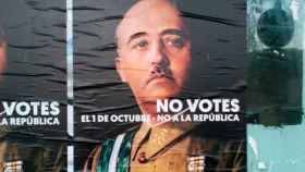 Los polémicos carteles de la CUP que vinculan el 'no' al referéndum del 1 de octubre con Franco el 18 de julio / CG