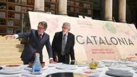 El presidente de la Generalidad, Artur Mas, y el alcalde en funciones de Barcelona, Xavier Trias, en la presentación del espacio catalán en Expo in Città, en Milán