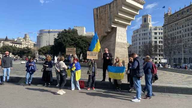 Concentración por la agresión militar a Ucrania en el centro de Barcelona / Sara Cid (CG)