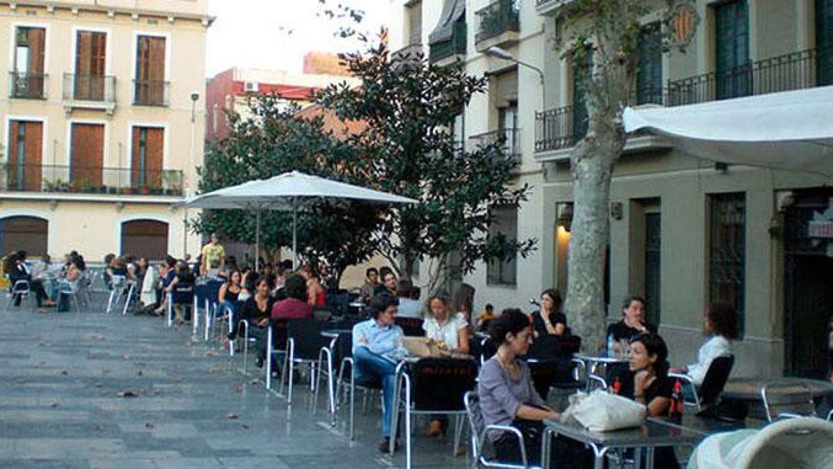 Terrazas de bares en Barcelona / CG
