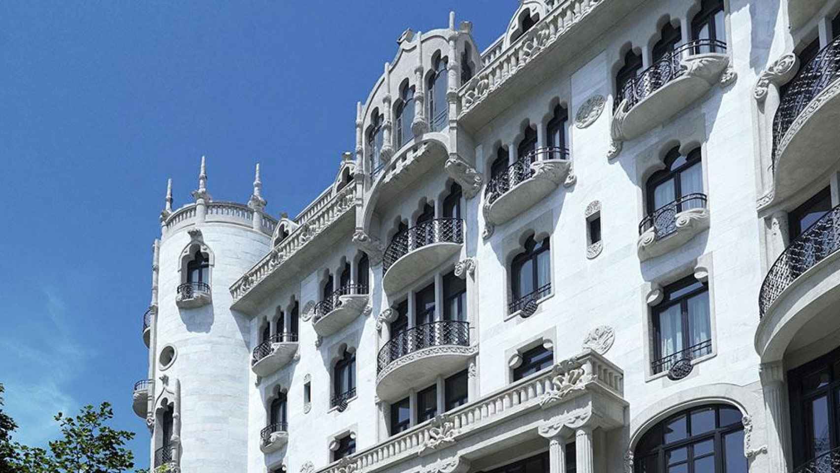 Fachada del Hotel Casa Fuster, en Barcelona / HOTEL CASA FUSTER