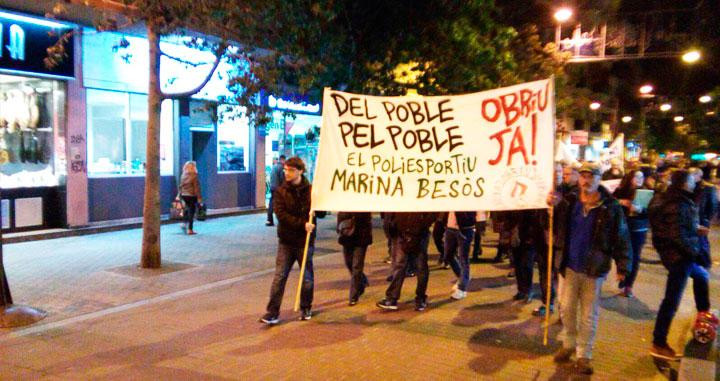 Manifestación contra el cierre del polideportivo Marina Besòs en 2017 / TWITTER