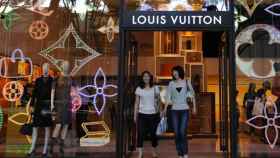 Entrada de una tienda de Loius Vuitton, la marca de lujo más valiosa de 2018 / EFE