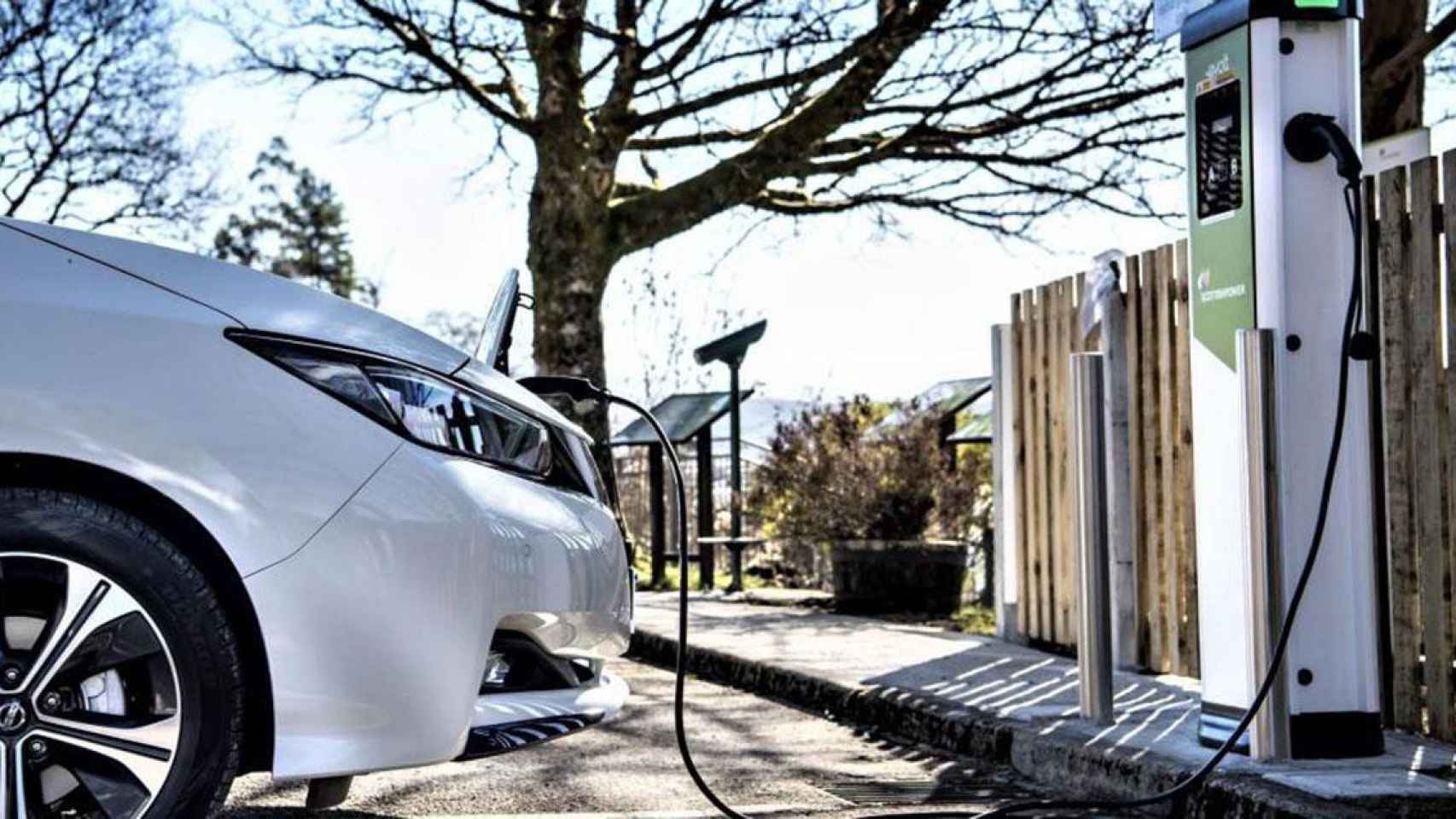 Punto de recarga de coches eléctricos o 'electrolinera'