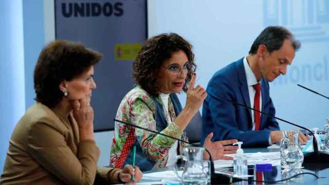 La portavoz del Gobierno, María Jesús Montero, durante una rueda de prensa / EP