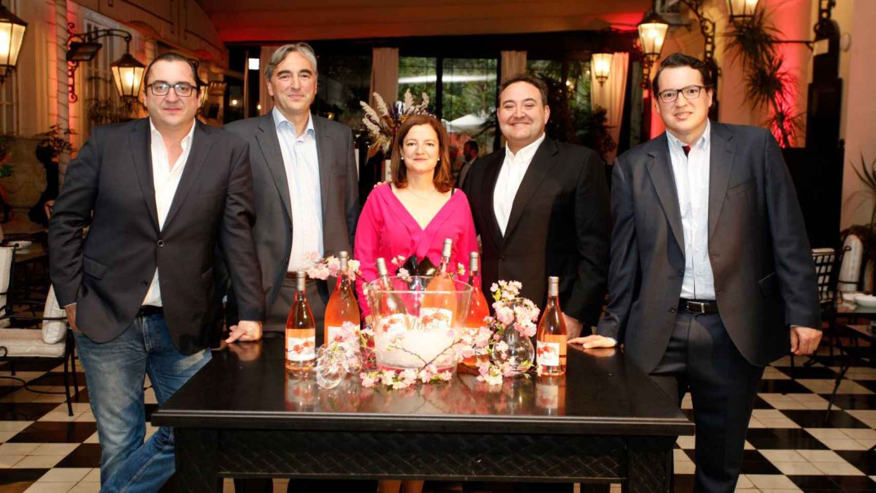 Varios miembros de la familia Muga en la presentación de su nuevo vino rosado, Flor de Muga, en Barcelona / CG