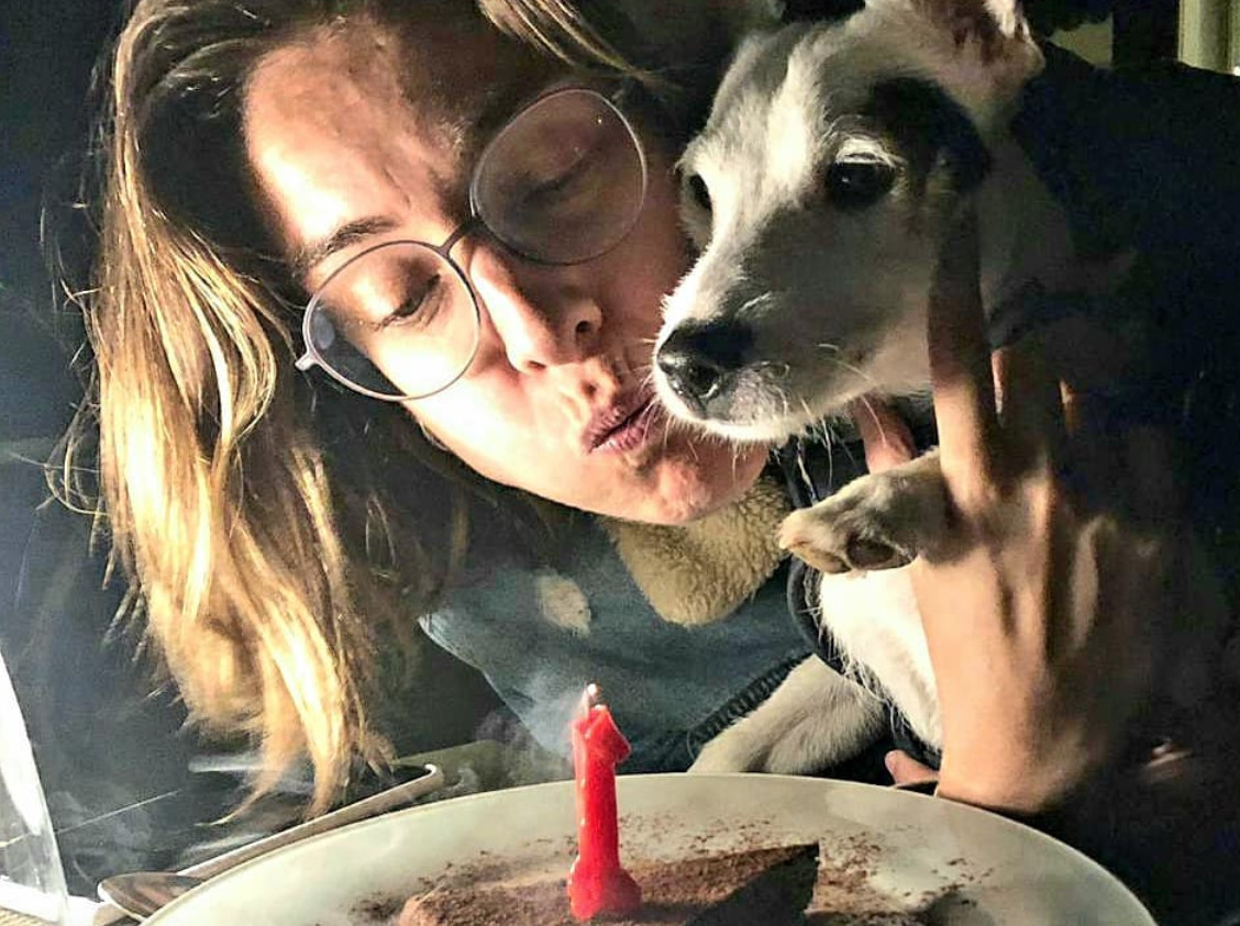 Sandra Barneda celebra su cumpleaños abrazada a su perro Nash / INSTAGRAM