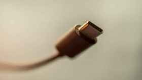 Operado de urgencia un joven de 15 años que se metió un cable USB por la uretra /EP