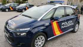 Un coche de la Policía Nacional, que ha destapado la trama de un matrimonio para quedarse con el bebé de otra mujer / EFE