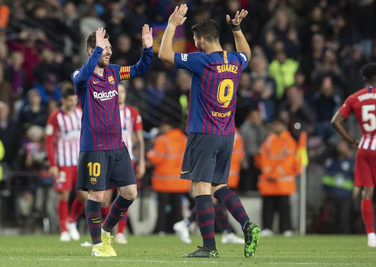 Una foto de Messi y Suárez celebrando un gol durante un partido del Barça / FCB