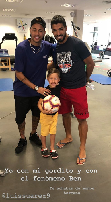 Una foto de Neymar y Luis Suárez en su visita a la Ciutat Esportiva