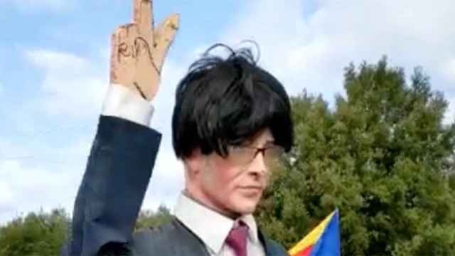 La campaña de la ANC en las autopistas incluye un muñeco que representa a Carles Puigdemont