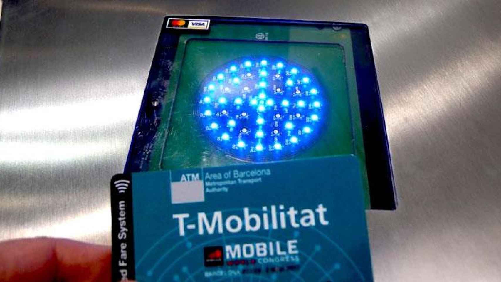 En el MWC de 2017 se anunció que la T-Mobilitat entraría en vigor a finales de año, no se cumplió / TMB