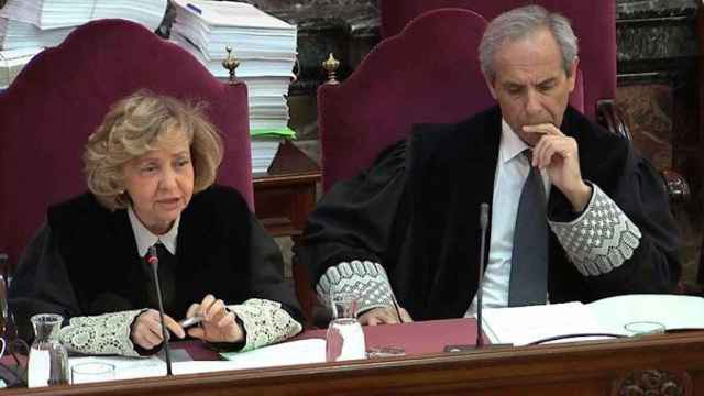 Los fiscales Consuelo Madrigal (i) y Jaime Moreno, en el Tribunal Supremo / EFE
