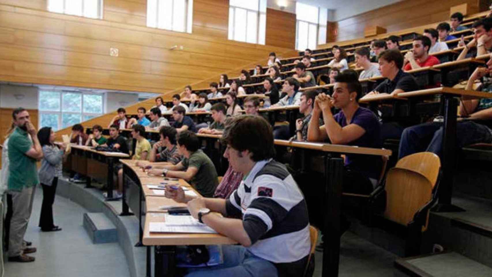 Imagen de un grupo de alumnos en las pruebas de acceso a la Universidad / EFE