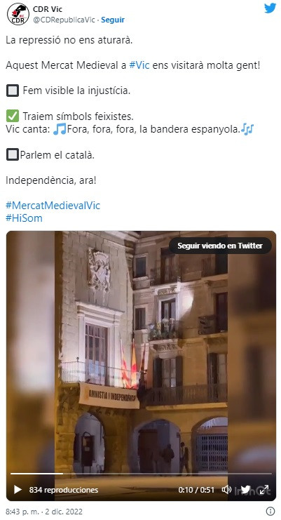 Tuit de los CDR de Vic reivindicando la quema de la bandera española del ayuntamiento / TWITTER