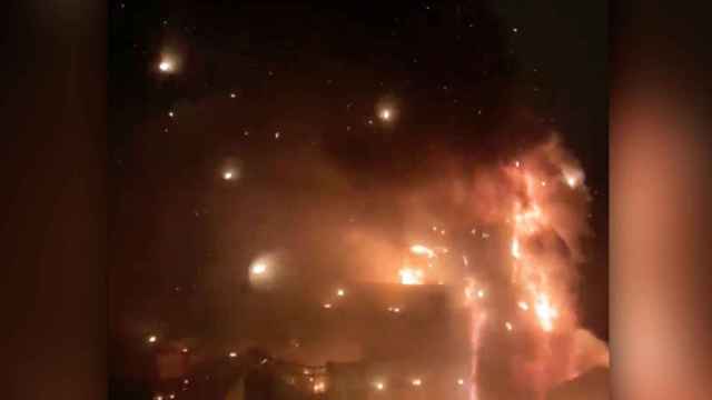 Imagen del incendio en el Eixample de Barcelona / TWITTER