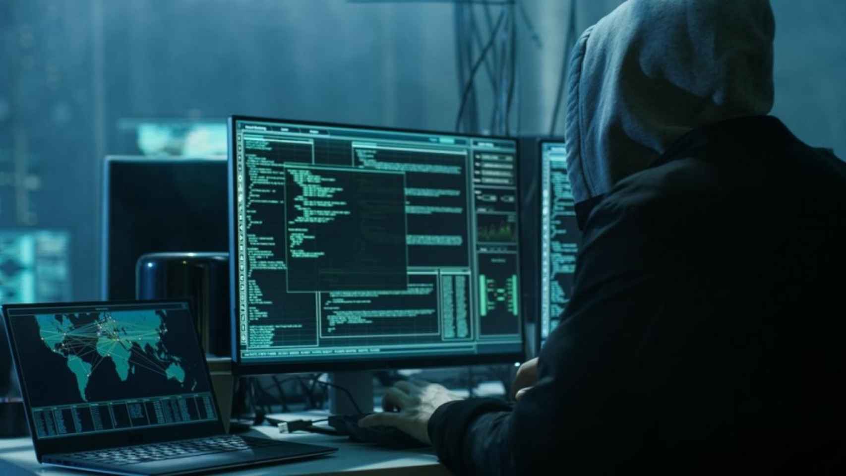 Los ciberdelincuentes merodean en la red para robar datos personales / EP