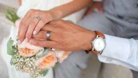 Las manos de un matrimonio / PIXABAY