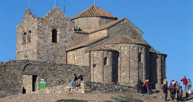 Monasterio de Sant Llorenç del Munt, uno de los lugares más emblemáticos del parque natural / AGENCIA CATALANA DE TURISMO