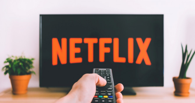 Ver Netflix para el aburrimiento en casa