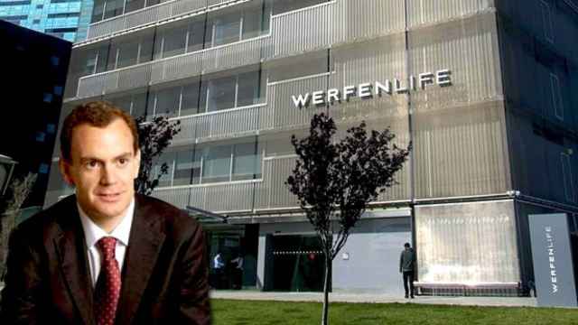 Jordi Rubiralta, presidente de WerfenLife, y la entrada de la sede central del grupo en Hospitalet del Llobregat (Barcelona) / FOTOMONTAJE DE CG