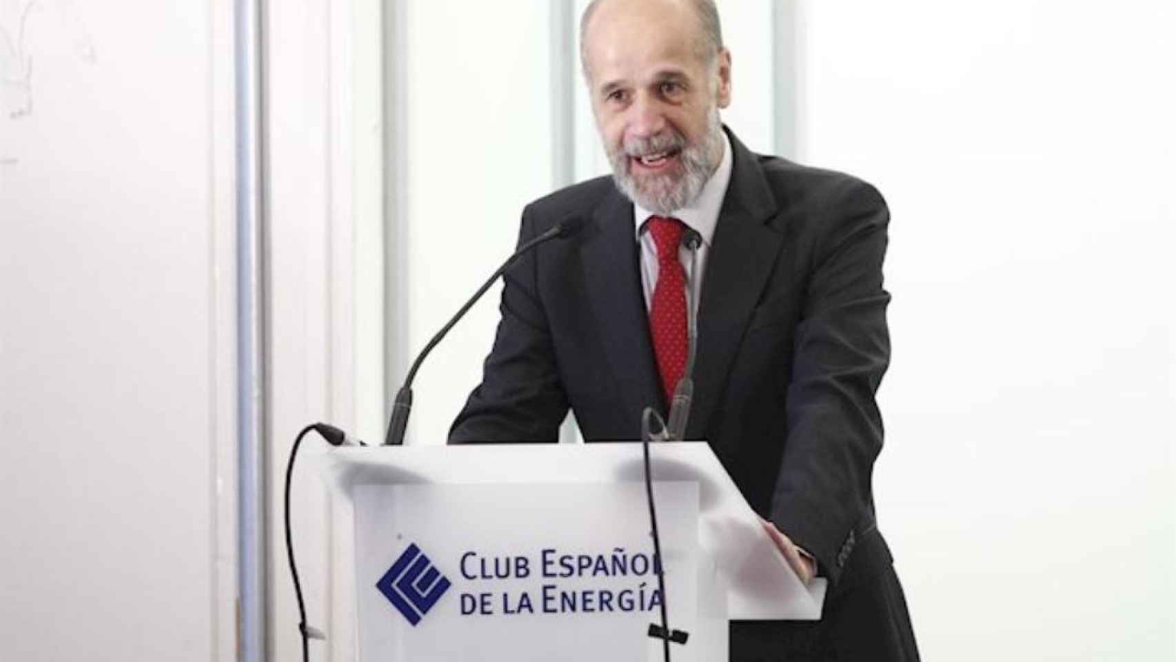 El secretario de Estado de Energía en funciones, José Domínguez Abascal, ha comunicado el objetivo del Gobierno de cinco millones de eléctricos en 2030 / EP