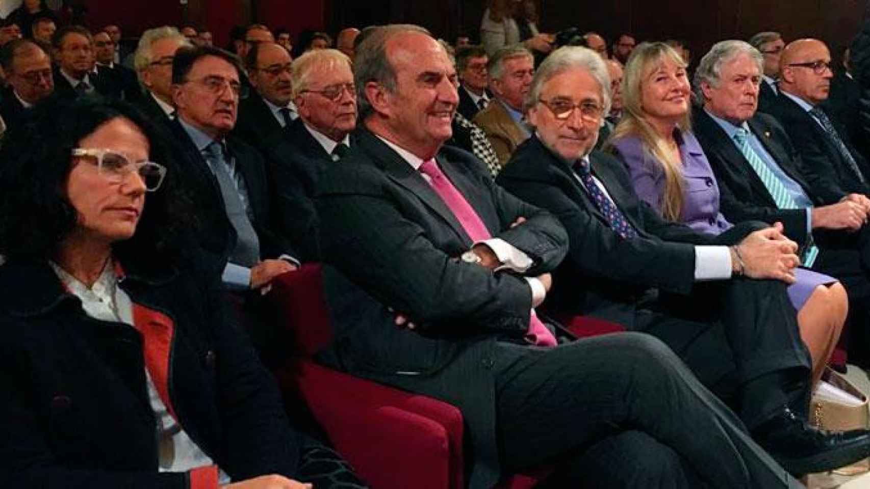 Josep Sánchez Llibre (3i), el nuevo presidnete de Foment del Treball junto a su predecesor en el cargo, Joaquim Gay de Montellà (2i) / CG