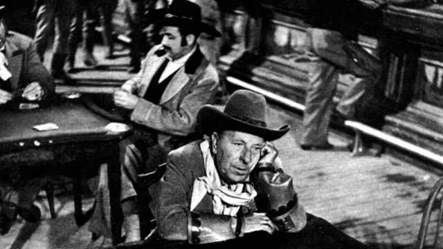 Fragmento de la película Bienvenido, Mister Marshall (1953), un imprescindible del cine español durante el periodo del franquismo / FILMAFFINITY