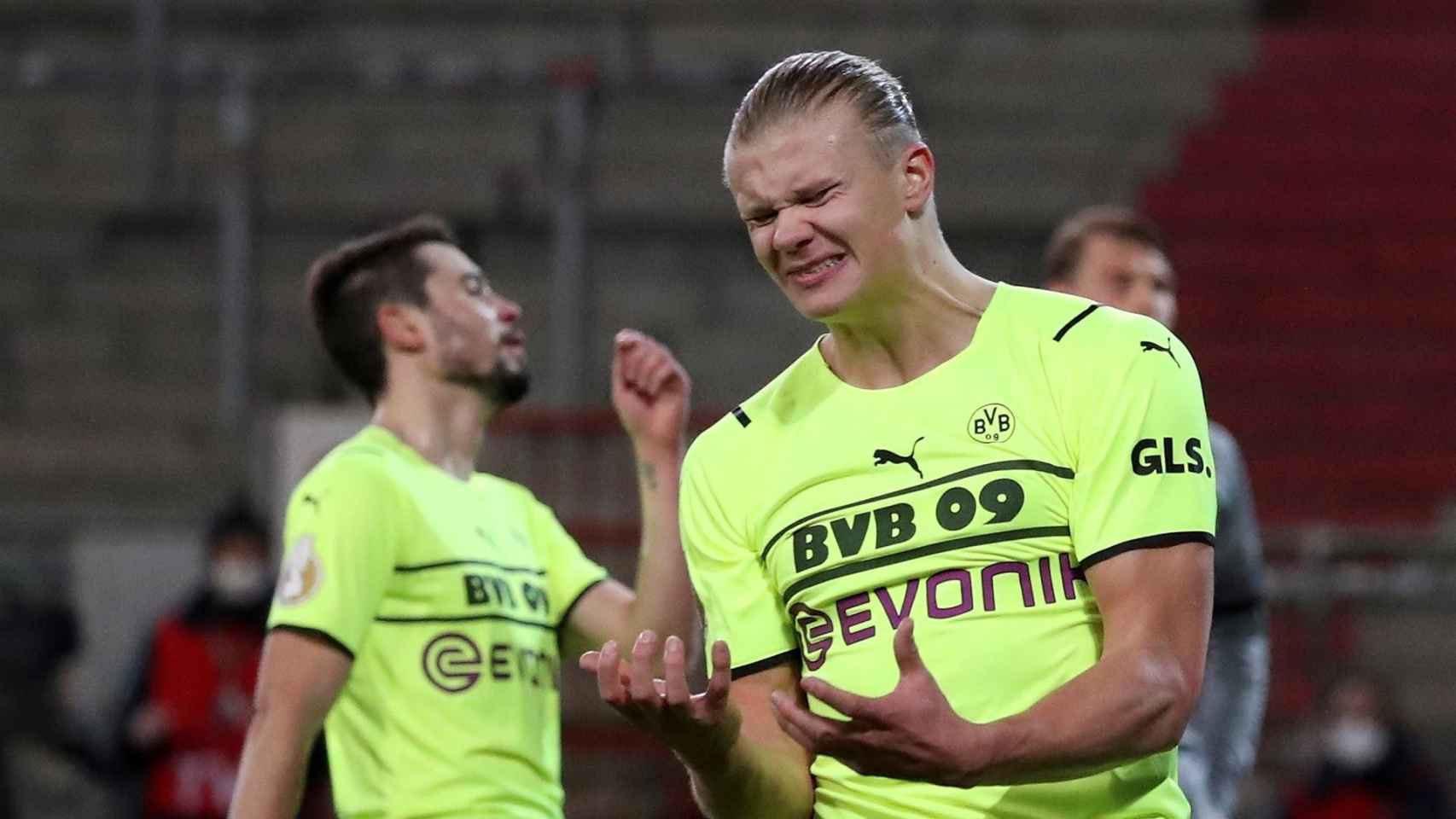 Erling Haaland, en el partido del Borussia Dortmund contra el Sankt Pauli / EFE
