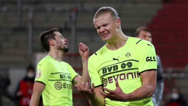 Erling Haaland, en el partido del Borussia Dortmund contra el Sankt Pauli / EFE