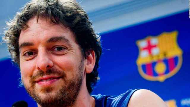 Pau Gasol, en una rueda de prensa con el Barça | EFE