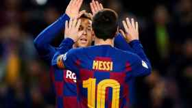 Messi celebra un gol del Barça con Arthur / EFE
