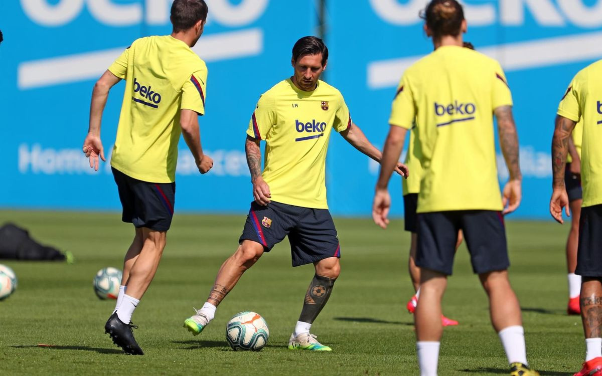 Leo Messi durante el entrenamiento del martes /FC BARCELONA