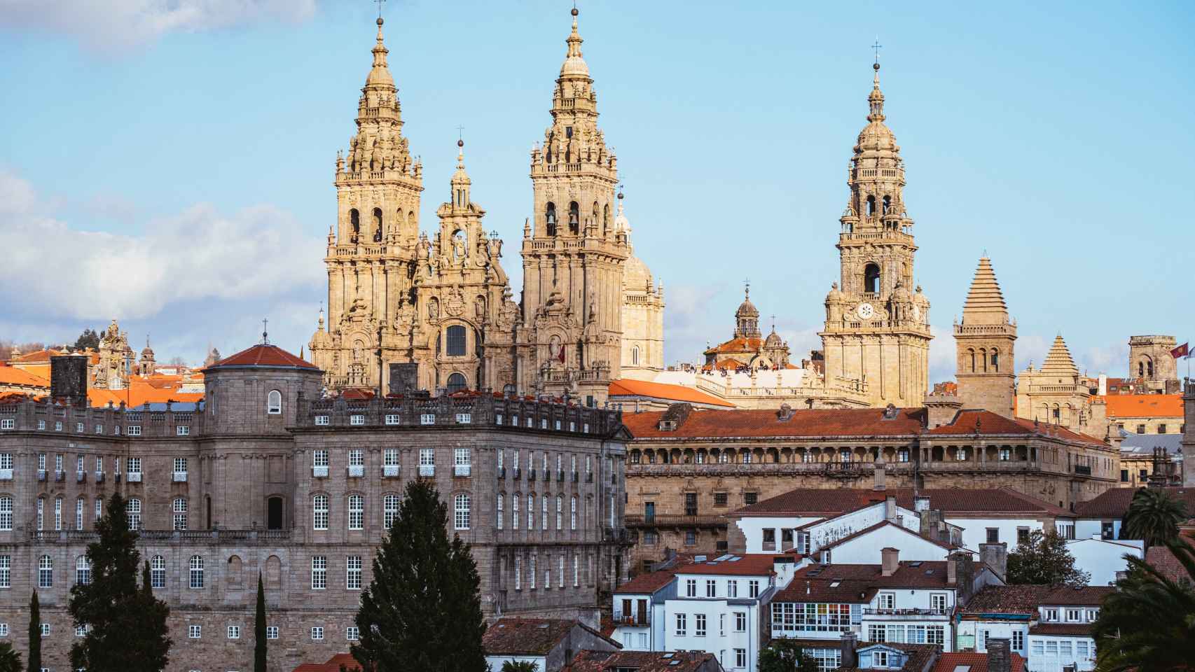 Vista de la ciudad de Santiago de Compostela con la Catedral al fondo / FLICKR