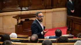 El 'conseller' de Territorio, Juli Fernàndez, en un pleno del Parlament / DAVID ZORRAKINO - EUROPA PRESS
