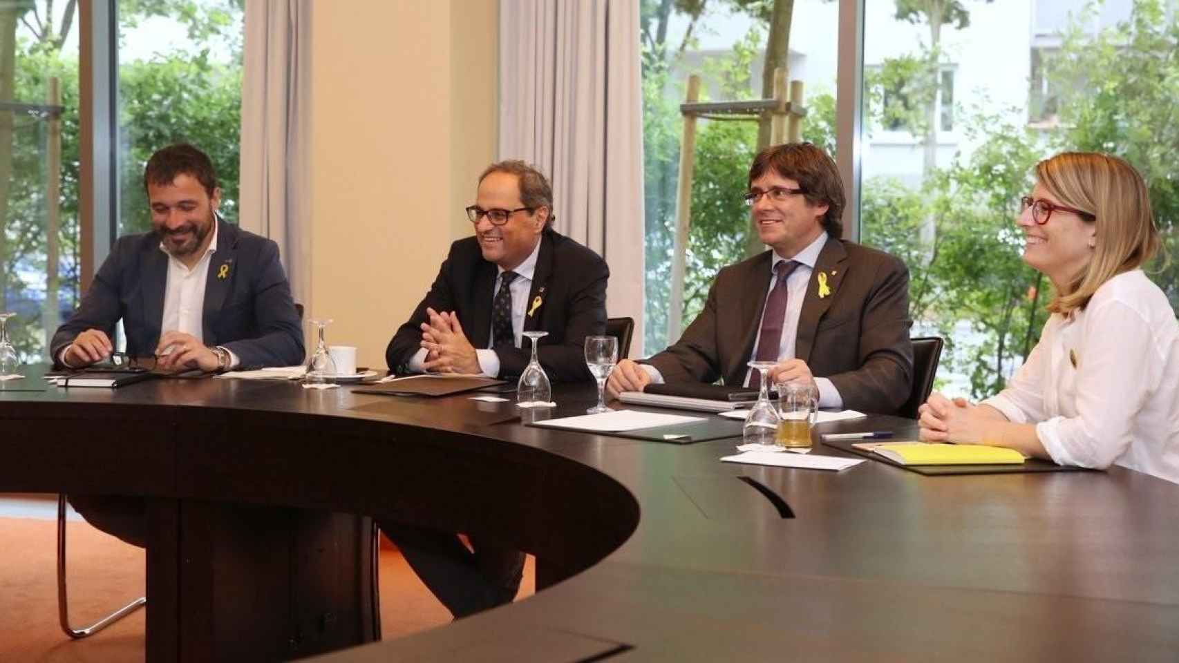 Josep Rius (izq.), junto a Quim Torra, Carles Puigdemont y Elsa Artadi / EP